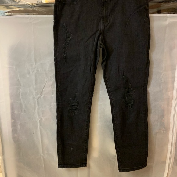 DKNY Distressed Jeans NWT - Picture 3 of 16